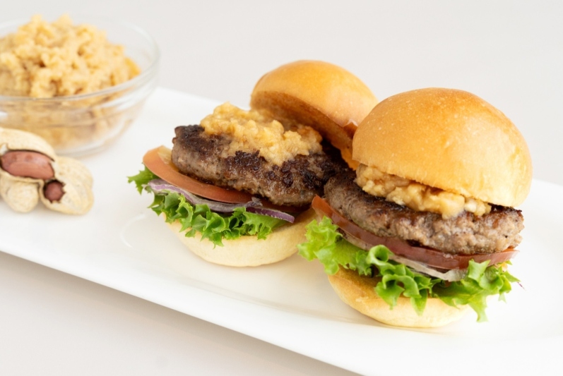 千葉県八街産ピーナッツ クリームチーズバーガー