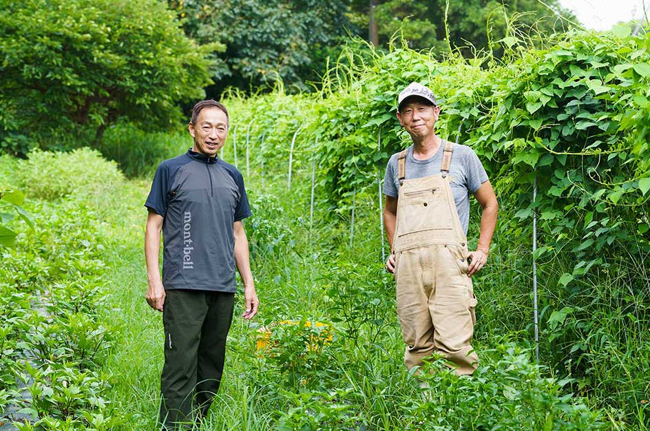 Right: Yukio Yoshino (Representative of Cooksonia Co., Ltd., Agricultural Production Corporation) Left: Satoshi Nakamura (Head Chef at Oriental Hotel Okinawa)